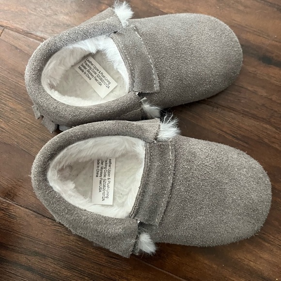 Monkey Feet Cozy Gray Suede Baby Booties/moccasins- Size 18-24 months - Picture 6 of 6